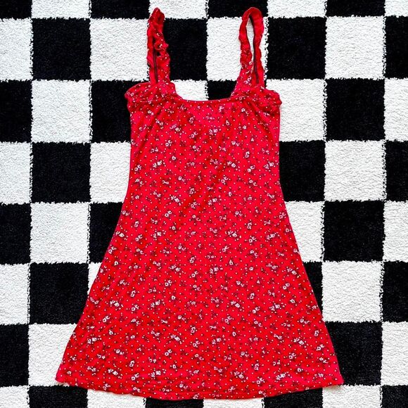 Pretty Little Thing Red Floral Dress 2 - Picture 2 of 3